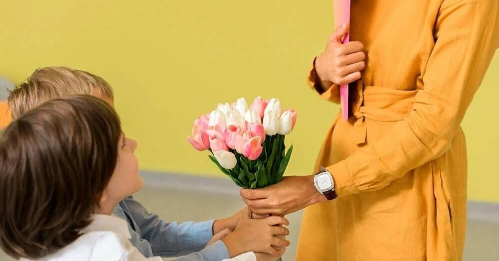  «Цветы для тех, кто дарит знания и свет»