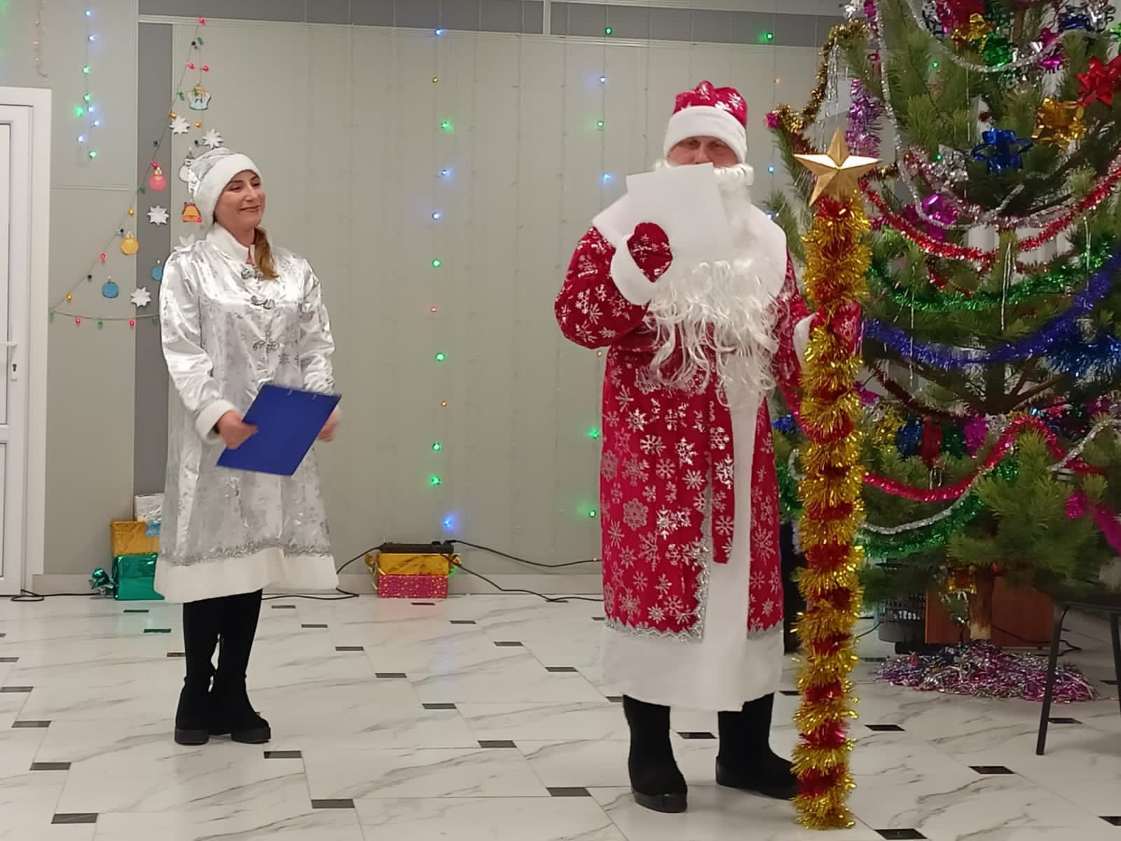 «На пороге новый год».