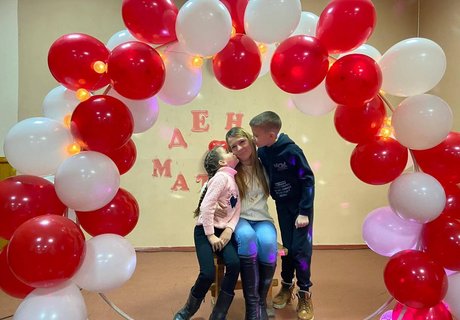Тематическая программа « Ты одна такая, любимая ,родная»
