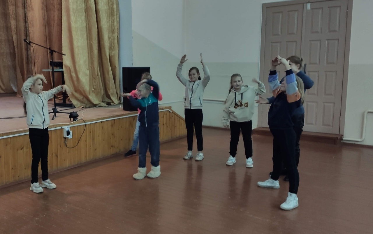 «Классные девчонки».