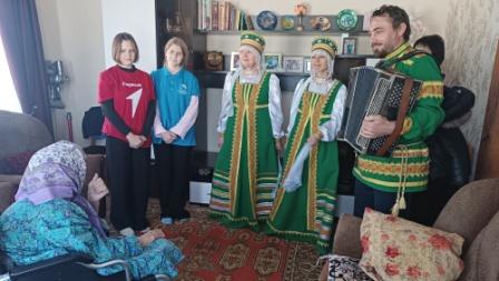 «Люди пожилые–в душе молодые»