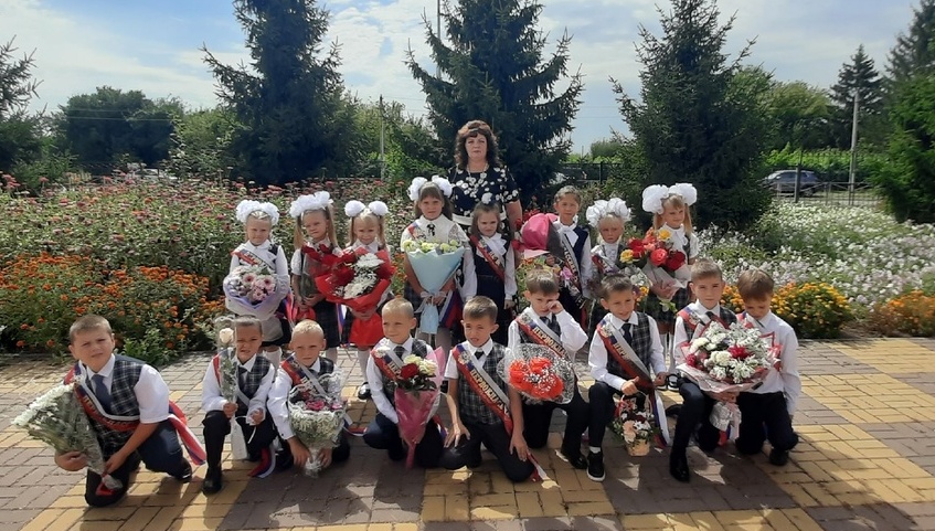 Праздничная программа – «Здравствуй, новых знаний год!»