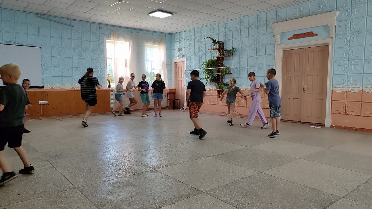 «Веселый час»