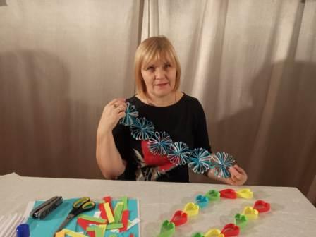 «Гирлянда из бумаги для новогоднего декора»