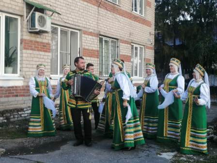 «Капелькой тепла согреем душу»
