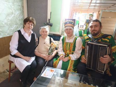 «Песни учителю, спетые сердцем»