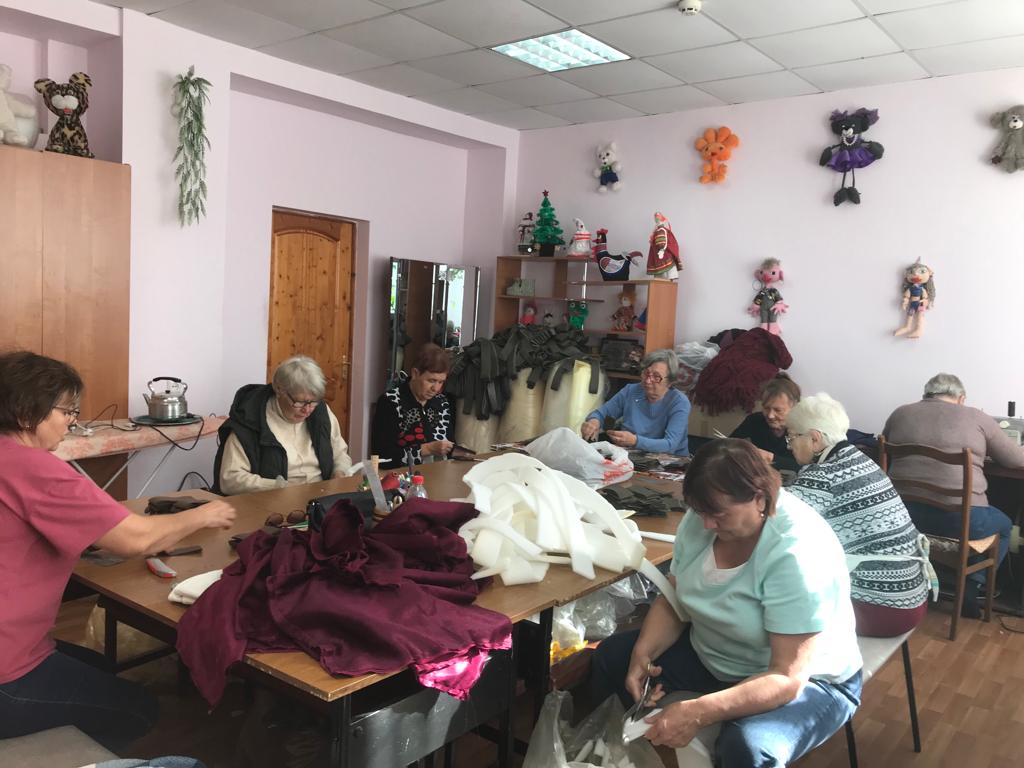 #СвоихНеБросаем