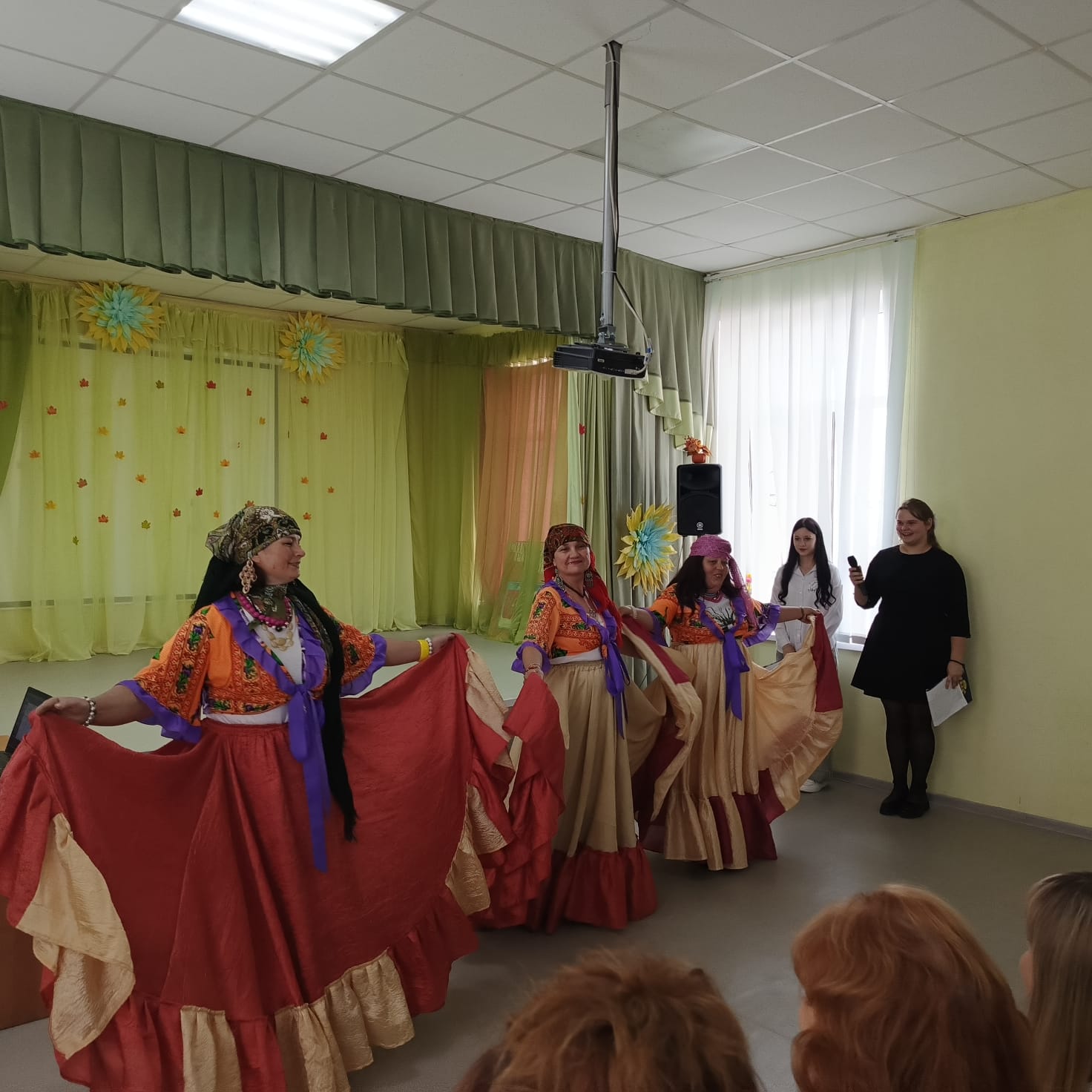 Литературно – музыкальный калейдоскоп «Весёлые истории из жизни педагога» 