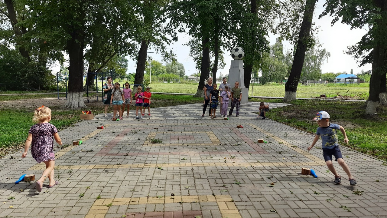 Физкультминутка – «На зарядку, по порядку!»