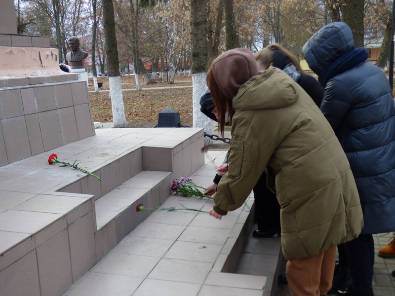 Митинг, посвященный «Дню неизвестного солдата»