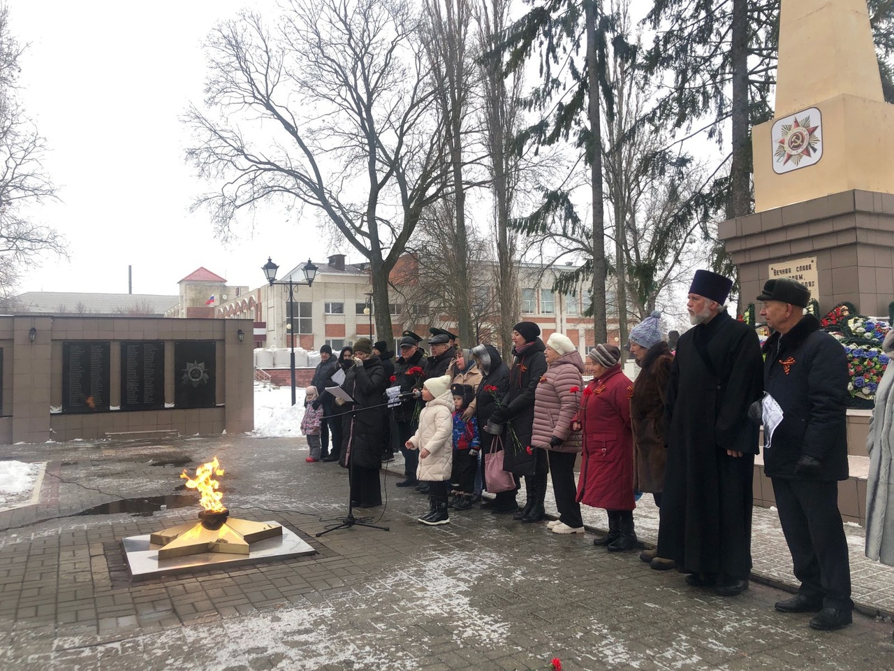 Митинг ко Дню неизвестного солдата