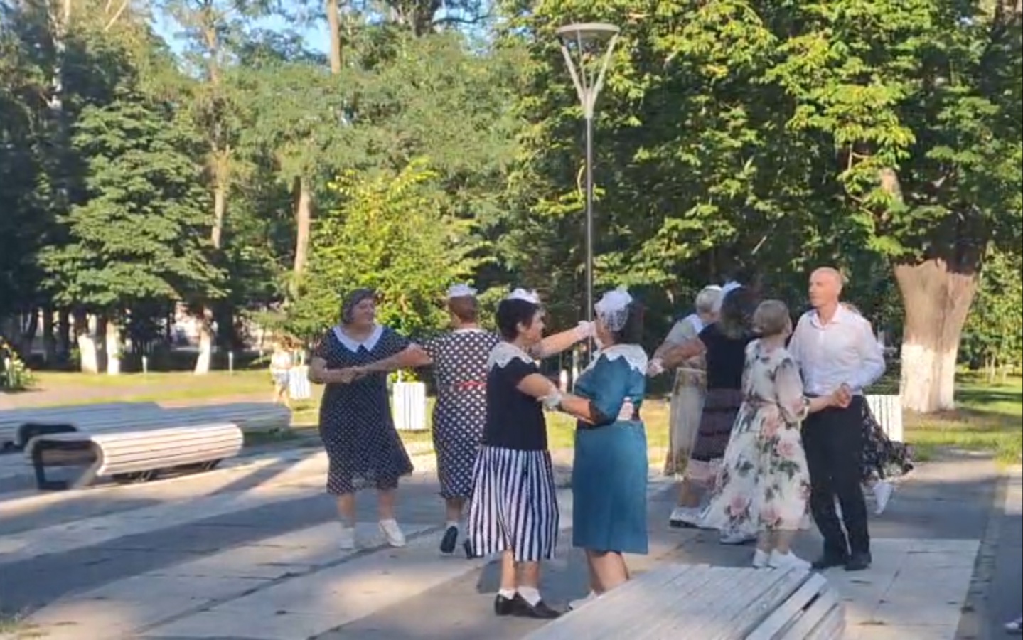 Концертная программа «Счастья вашему дому» (в форме свободного микрофона)