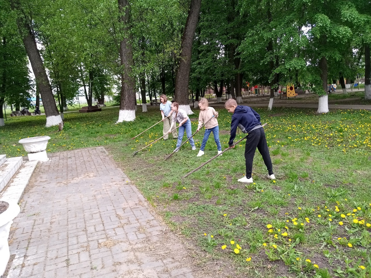 Трудовой десант «Вокруг должно быть чисто»