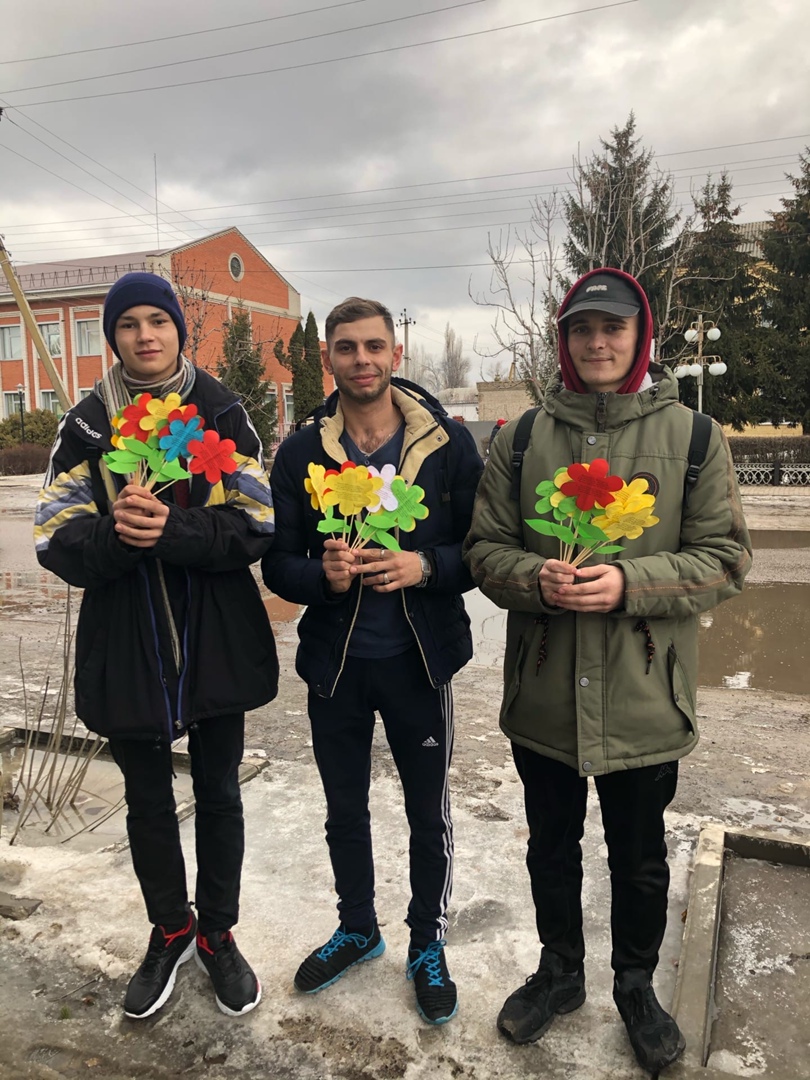 Дарите женщинам цветы