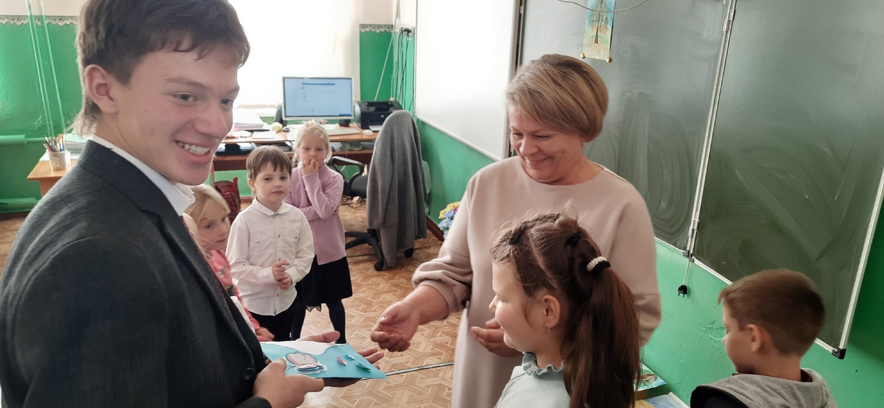 Акция дарения открыток – «Педагог – не звание, педагог – призвание»