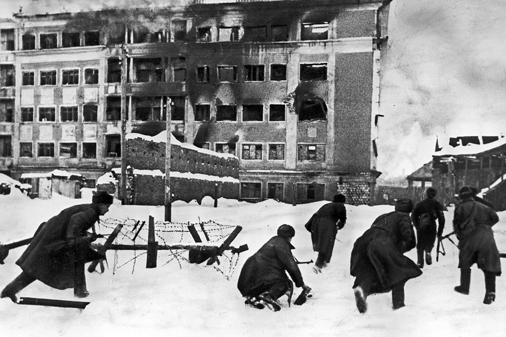 «С великим праздником, Воронеж, войны минувшей ветеран!»