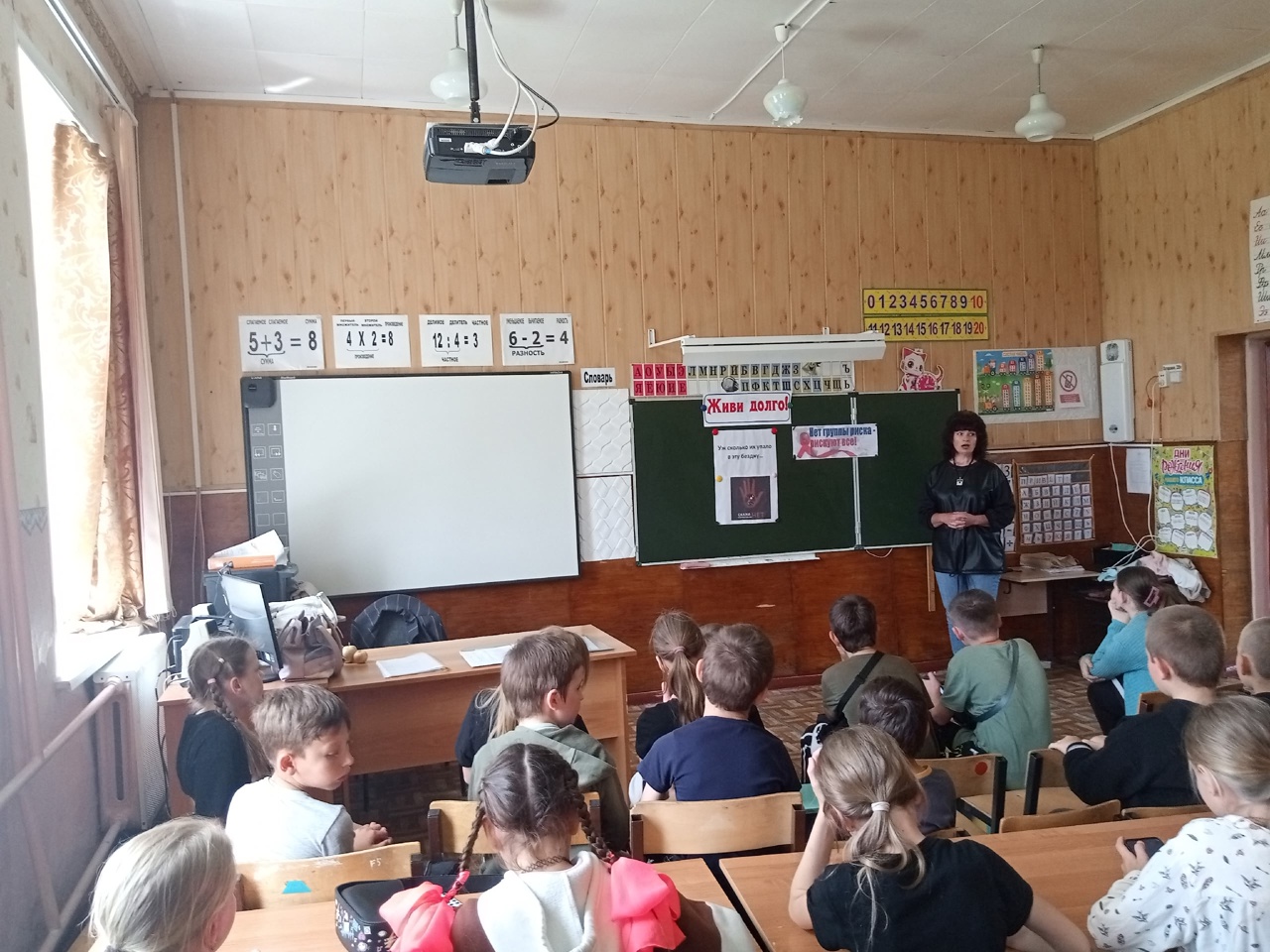 Тематический час «Уж, сколько их упало в эту бездну»