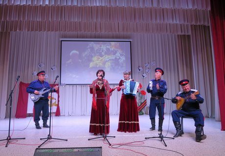 «Рождество зажигает огни».