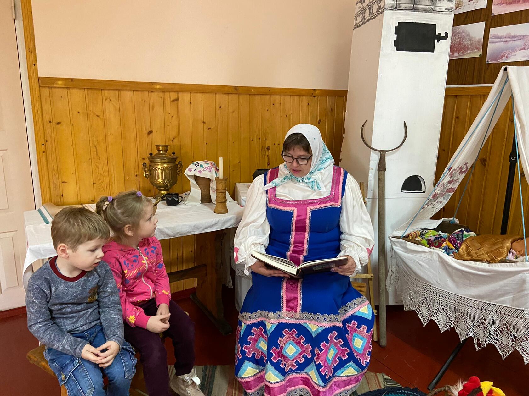 Фольклорный час 