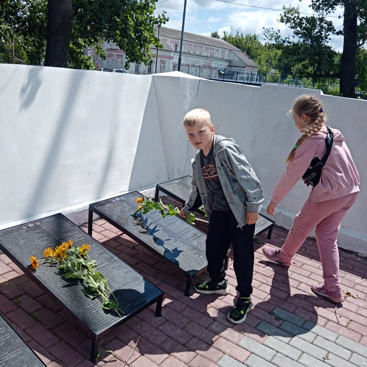 «Минувших лет живая память»