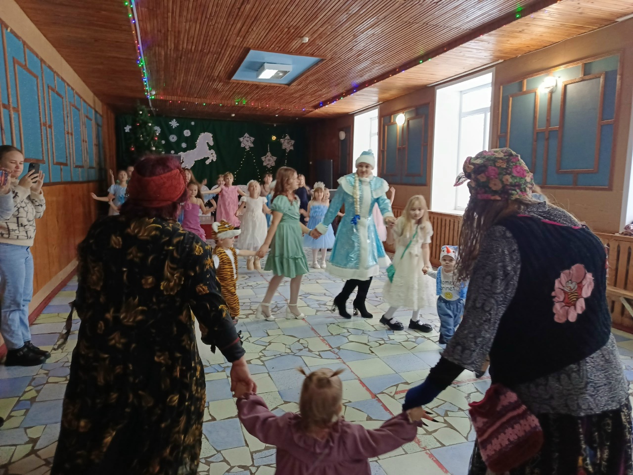 Утренник « Путешествие в Дедморозовку»