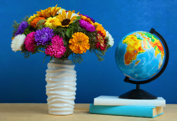 «С праздником учителя»