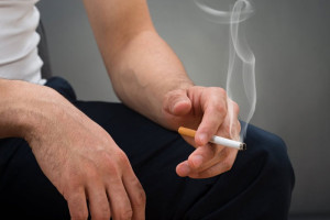 «Брось сигарету».