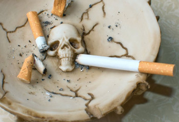 «Брось сигарету».