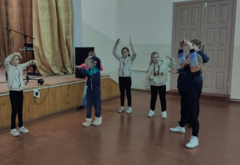 «Классные девчонки».