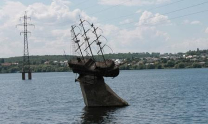 В памятниках наша история