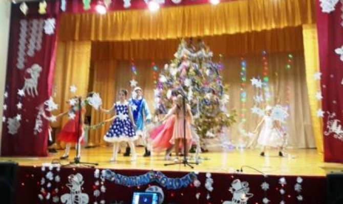 Новогодний концерт от песковатских школьников
