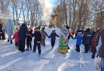 Массовые народные гуляния «В гости на блины»