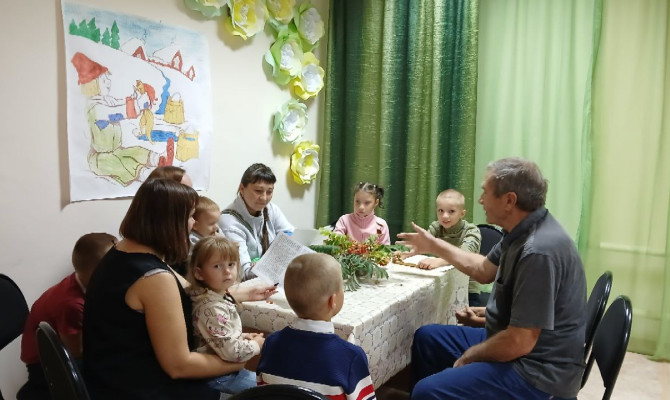 «Где щи, тут и всю семью ищи».