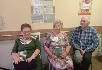 Творческая группа авторов исполнителей Бобровского РДК «Неудержимые» вновь посетили подопечных дома-интерната