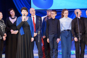 «Развеем стужу песней теплой»