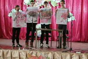 «Прекрасен образ женщины вселенной».