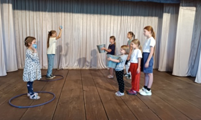 «Нам сегодня весело» «Нам сегодня весело»