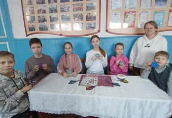 «Снежинка из глиттерного фоамирана»