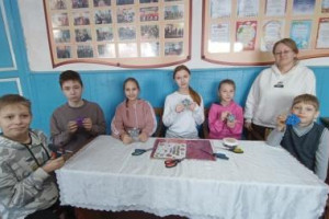 «Снежинка из глиттерного фоамирана»