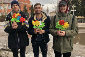 Дарите женщинам цветы