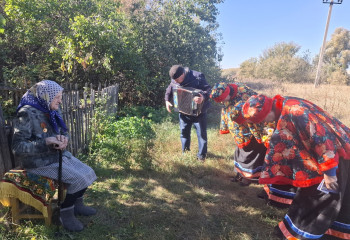 Литературно – музыкальная программа «Нас старость дома не застанет»