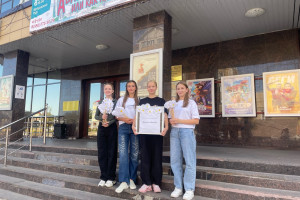 Активисты ВЦ «Молодежный клуб Аль-Таир» вышли на улицы города в рамках благотворительной акции «Белый цветок»