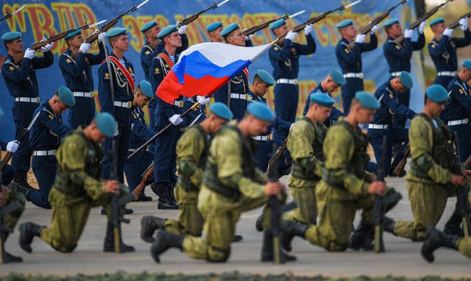 «Уходят в армию ребята!»