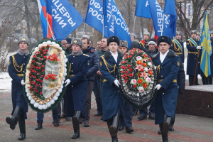 «Цветы к подножию героев» 