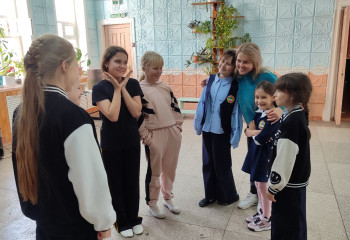 «От улыбки хмурый день светлее» 