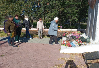  «Возложение цветов» 