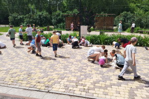 Асфальтовый калейдоскоп «Яркие краски лета»