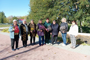  «Возложение цветов» 